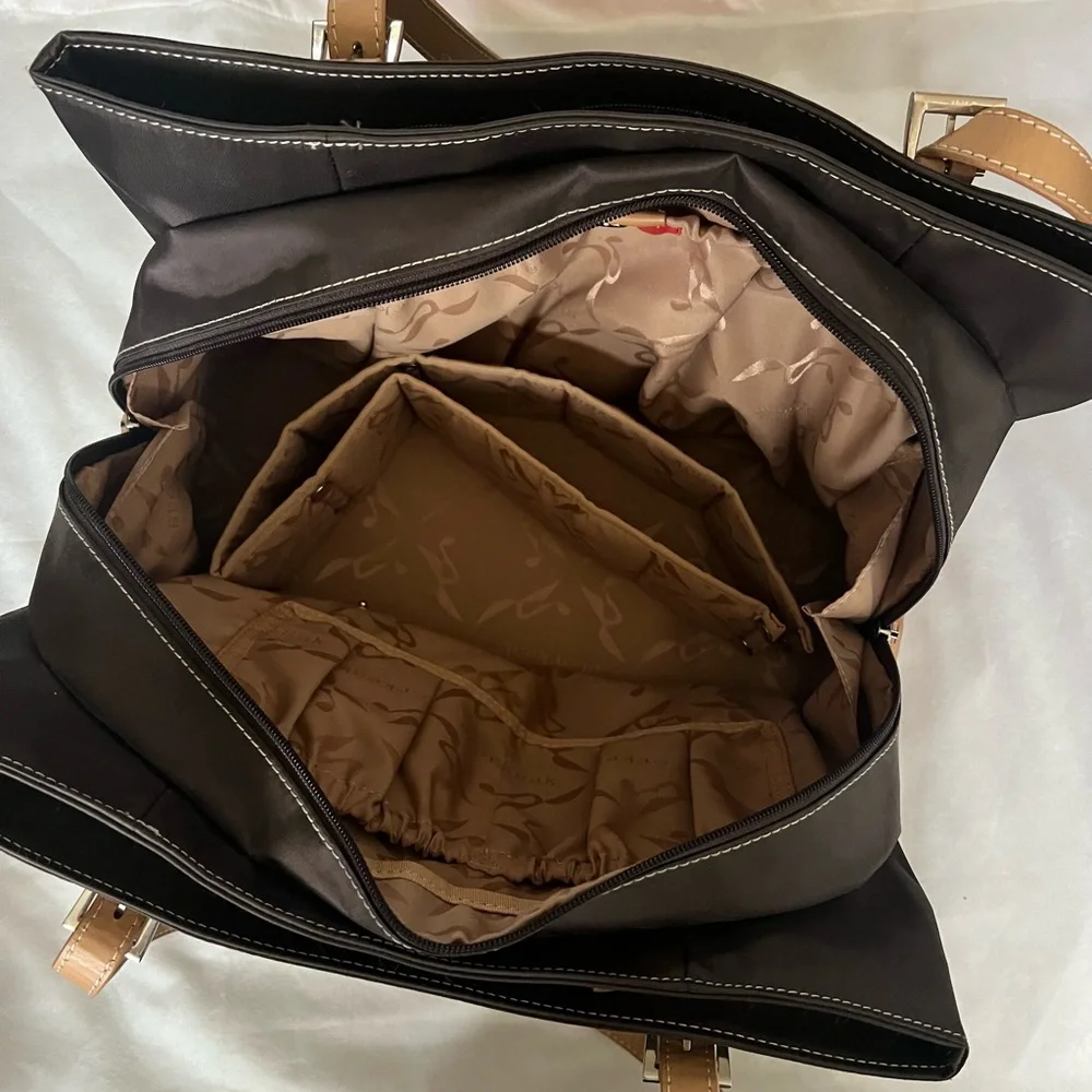 Storksak “Gigi” bag in chocolate with leather straps in cream